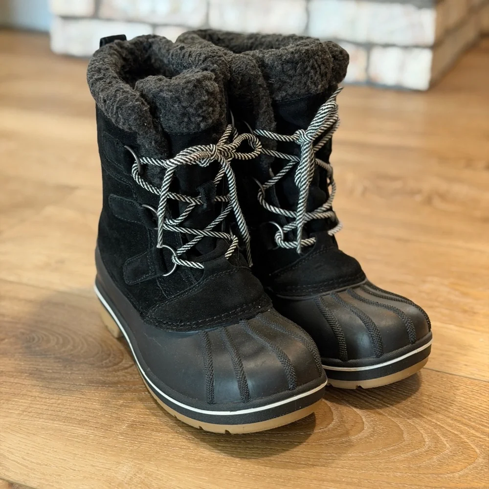 Cat & Jack Winter snow boots youth size 4